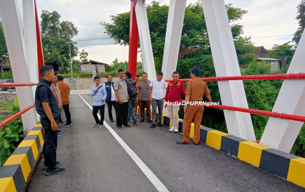 Tim PPS Kejari Kabupaten Ngawi Lakukan PHO (Provisional Hand Over) pada Pembangunan Jembatan Sidolaju